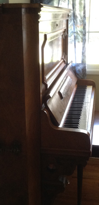 Ronisch Upright Piano
