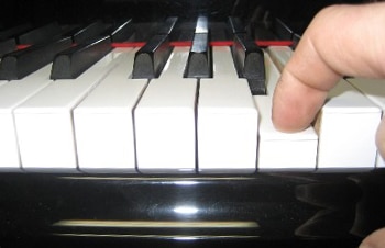 Piano-key-dip